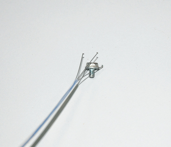 四爪形異物鉗抓取步驟二