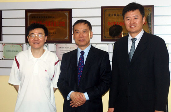 徐揚生院士、李學(xué)金教授蒞臨亞泰光電交流指導(dǎo)